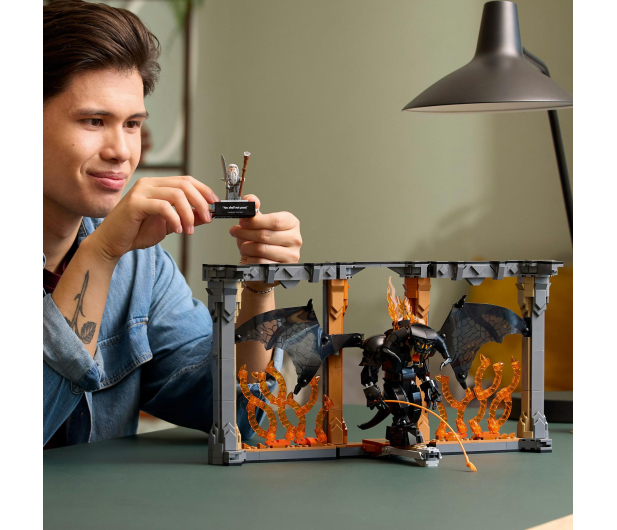 LEGO Icons 10367 Władca pierścieni: Book nook z Balrogiem - 1331602 - zdjęcie 12